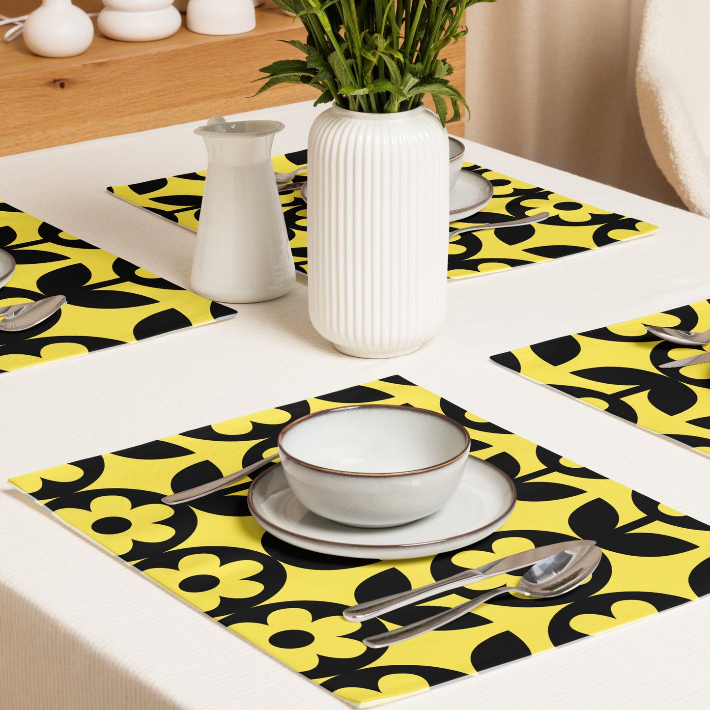 Vintage Flower Yellow with Black Placemat Set