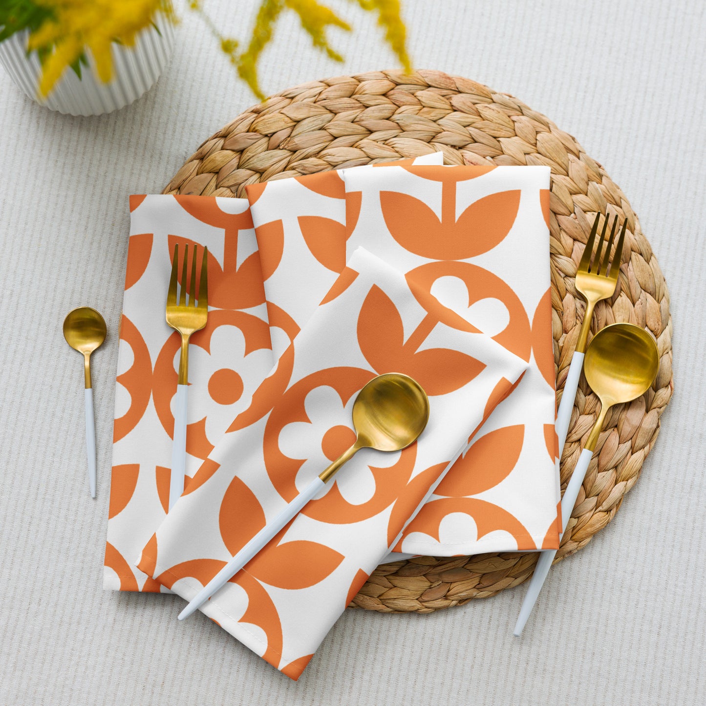 Vintage Flower White with Orange Cloth Napkin Set